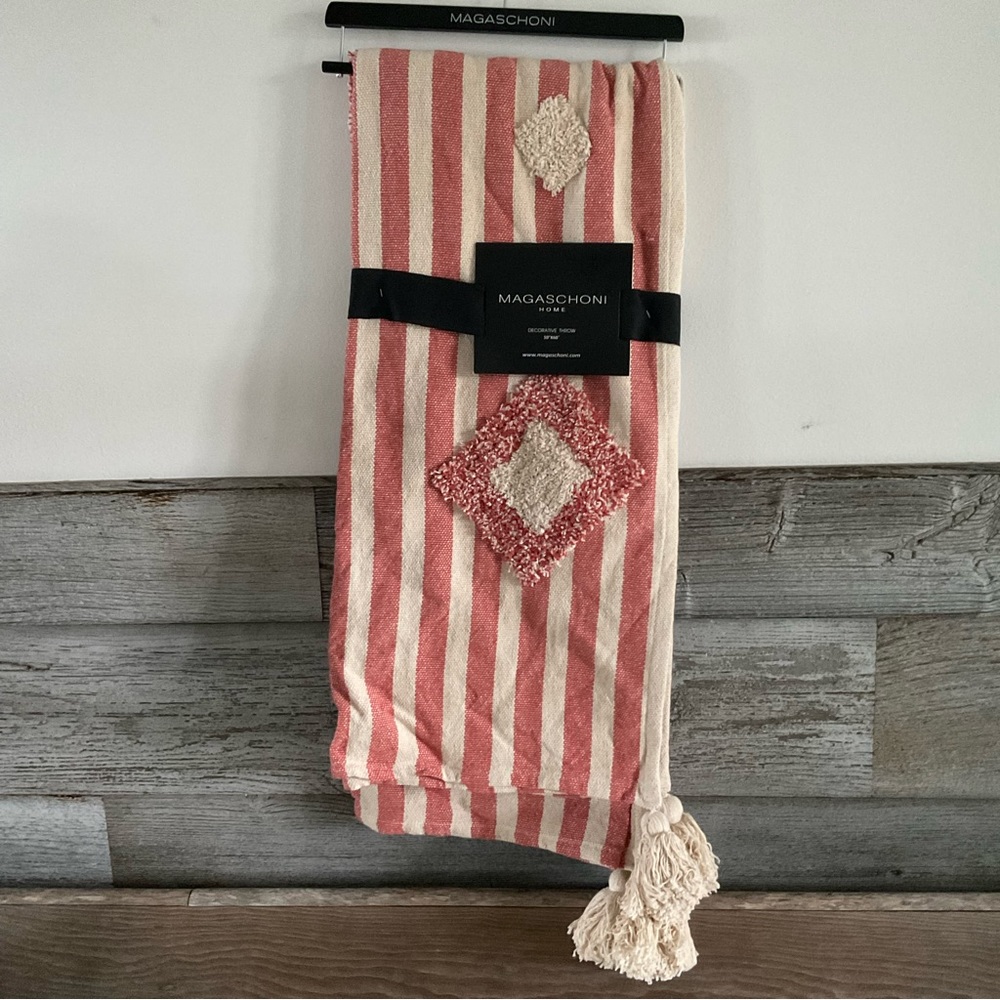 Magaschoni Home decorative natural throw blanket 50x60”